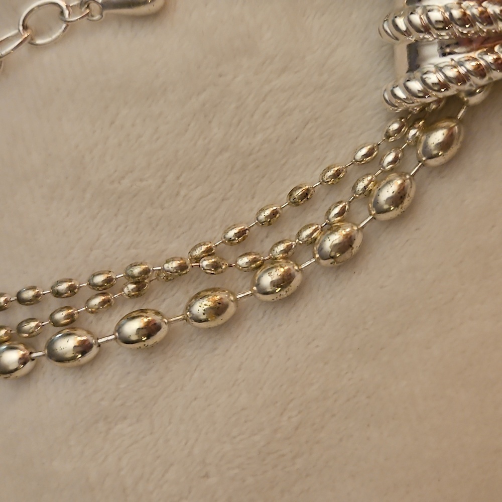 MONTANA SILVERSMITHS Silver Two-tone Rhinestone Heart Pendant Choker Necklace - Picture 4 of 8
